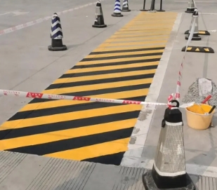 深圳道路車(chē)位劃線(xiàn)